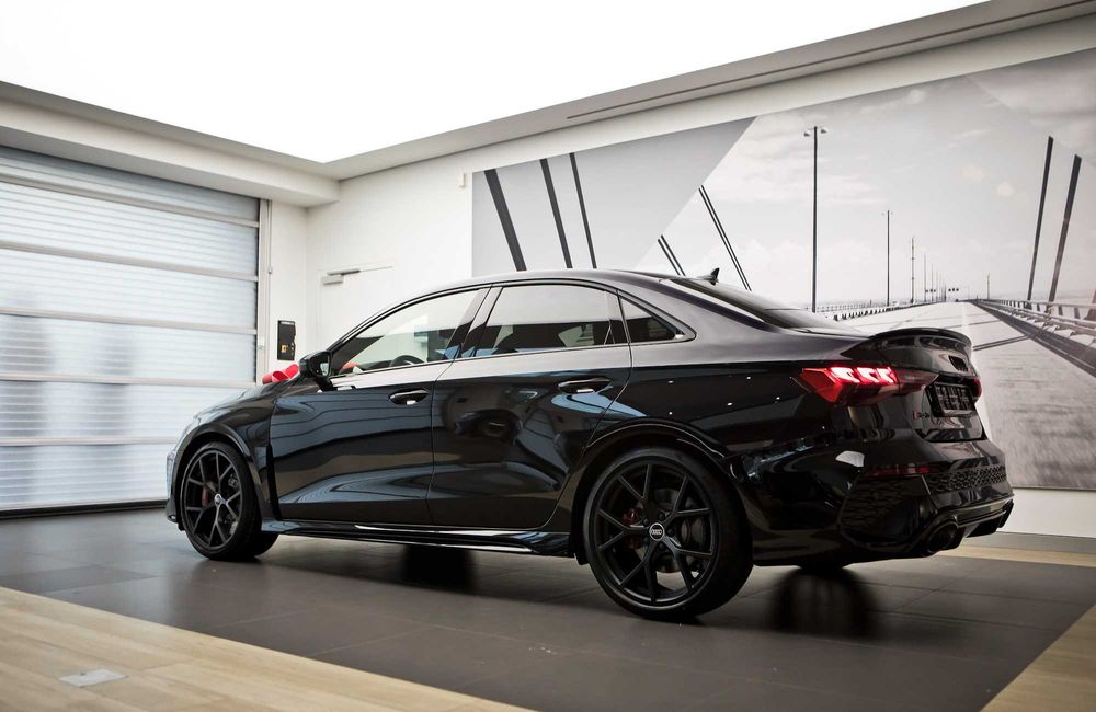 AUDI RS3 SEDAN wynajem najem Porsche Mustang Corvette C8 BMW