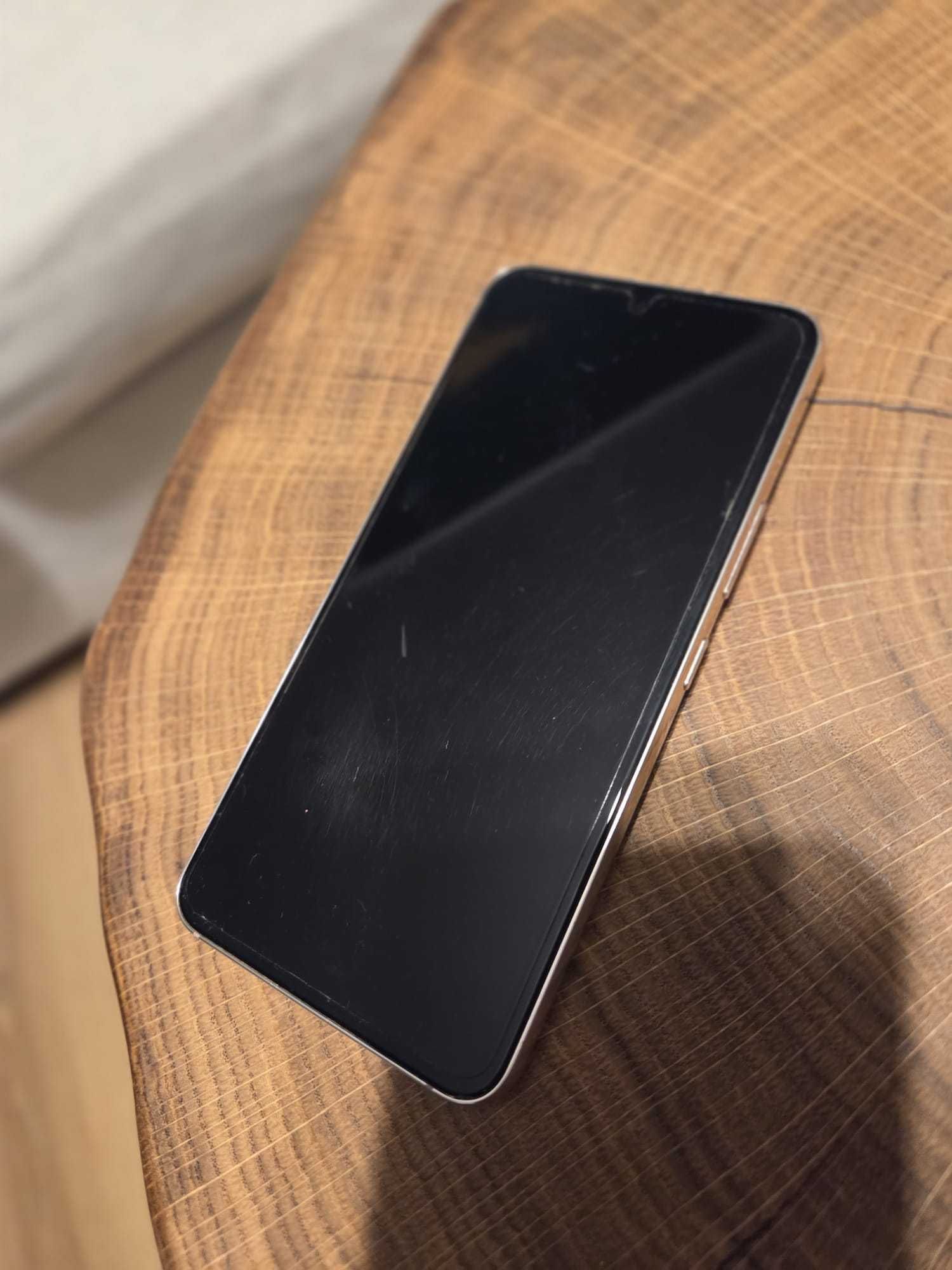 Samsung Galaxy S22 SM-S901B/DS