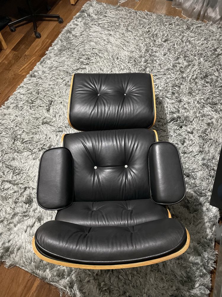 Cadeira Eames Lounge Chair