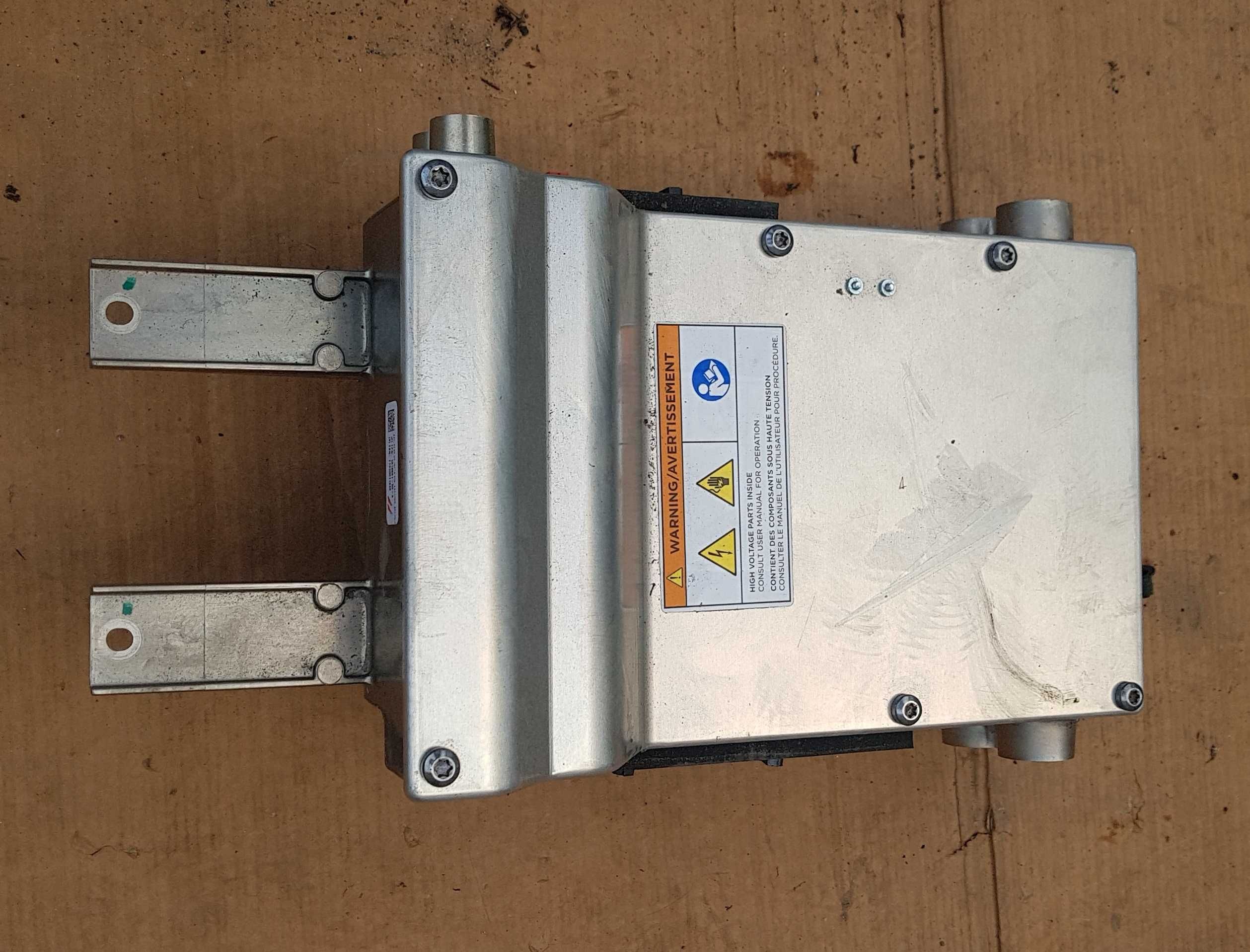 Джаншен бокс генерации Tesla model S 1016561-00-A в наявності Tesla s