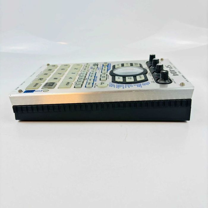 SP-404 Portable Linear Wave Sampler