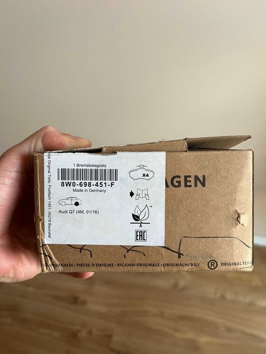 8W0698451F VAG / колодки гальмівні задні+датчик / Ауді А4, А5, А6