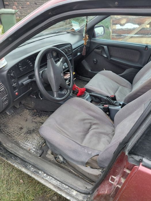 Опель Омега А 2.0 газ/бензин