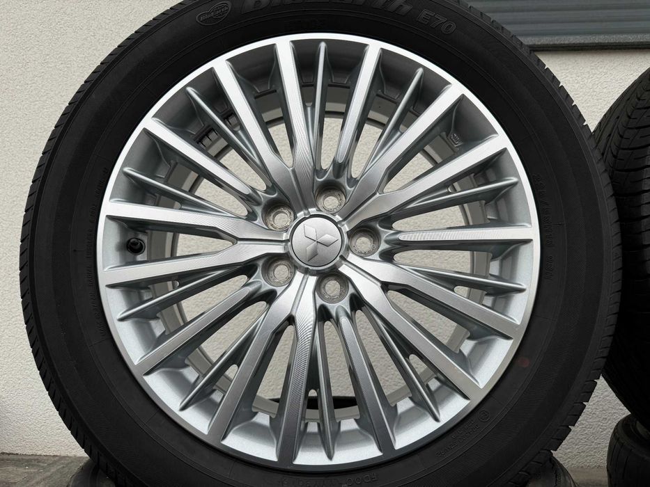 Lato R18 Mitsubishi Outlander,ASX,Eclipse Cross,IX35,Tucson,Sportage,