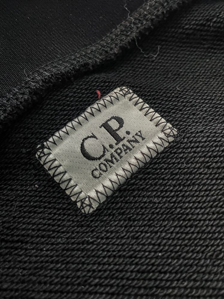 C.P. Company Hoodie L розмір чорна