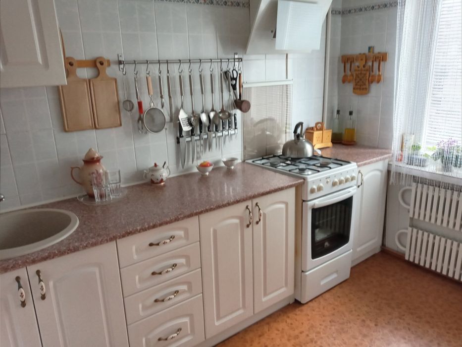 Продается 3 ком. квартира р-н ост. кинотеатра "Космос", 4/9