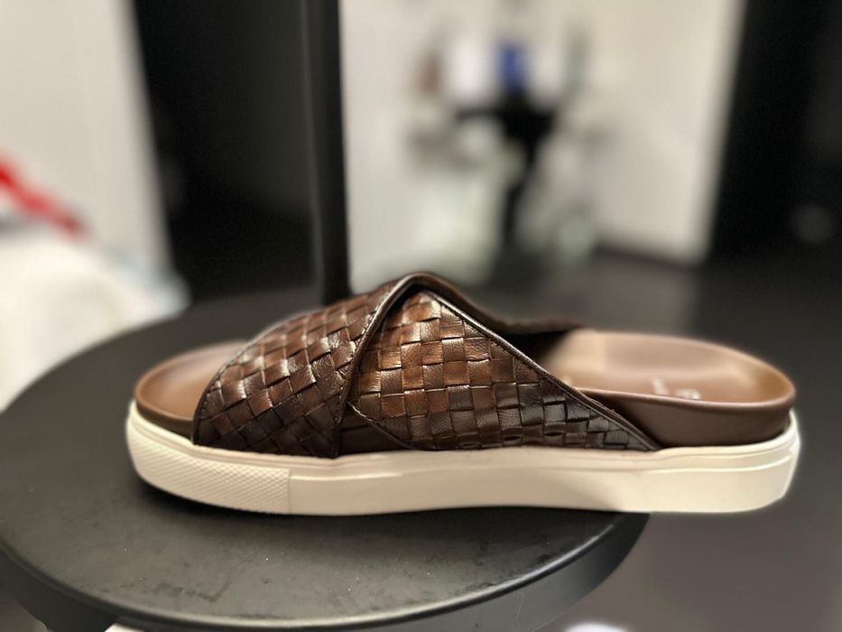 Продам мужские кожаные шлепанцы Aigner, размер 42