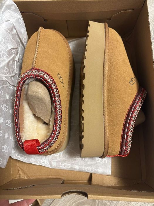 Угги . UGG. Взуття