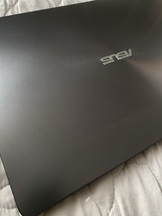 Asus Zenbook uc530u