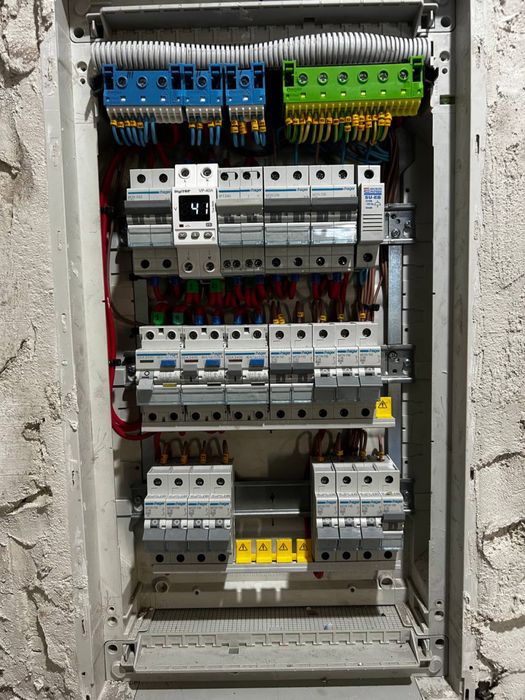 Послуги електрика, електромонтажні роботи.