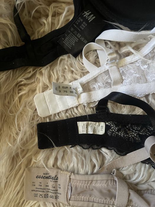 Бюстгалтеры, купальник комплект белья