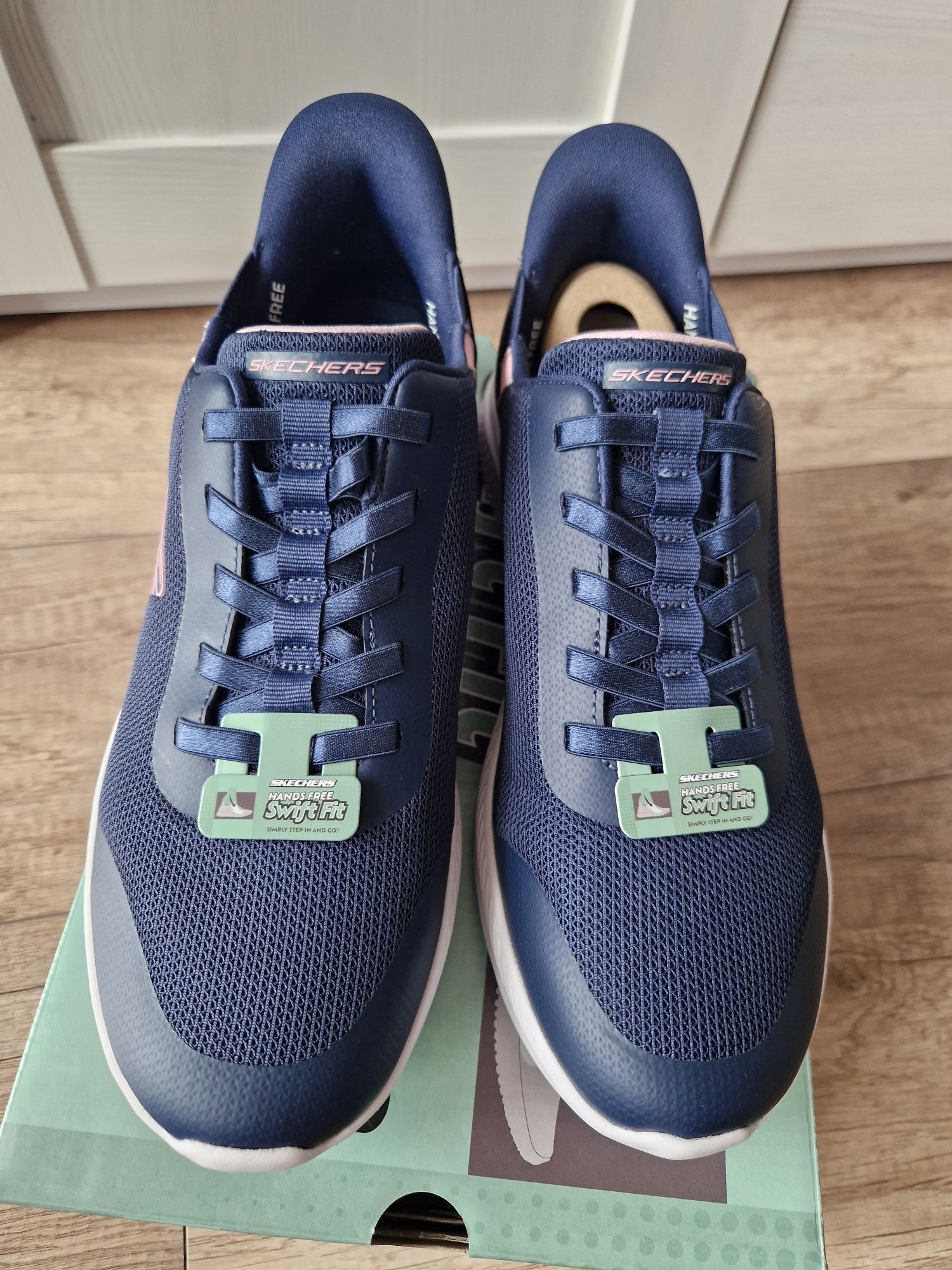 Nowe skechers Swift Fit r. 40