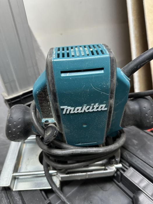 Фрезер Makita RP 0900
