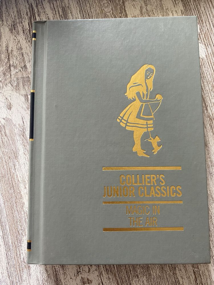 Coleção “Collier’s Junior Classic”