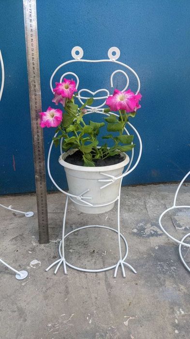 Садовые фигуры для цветов