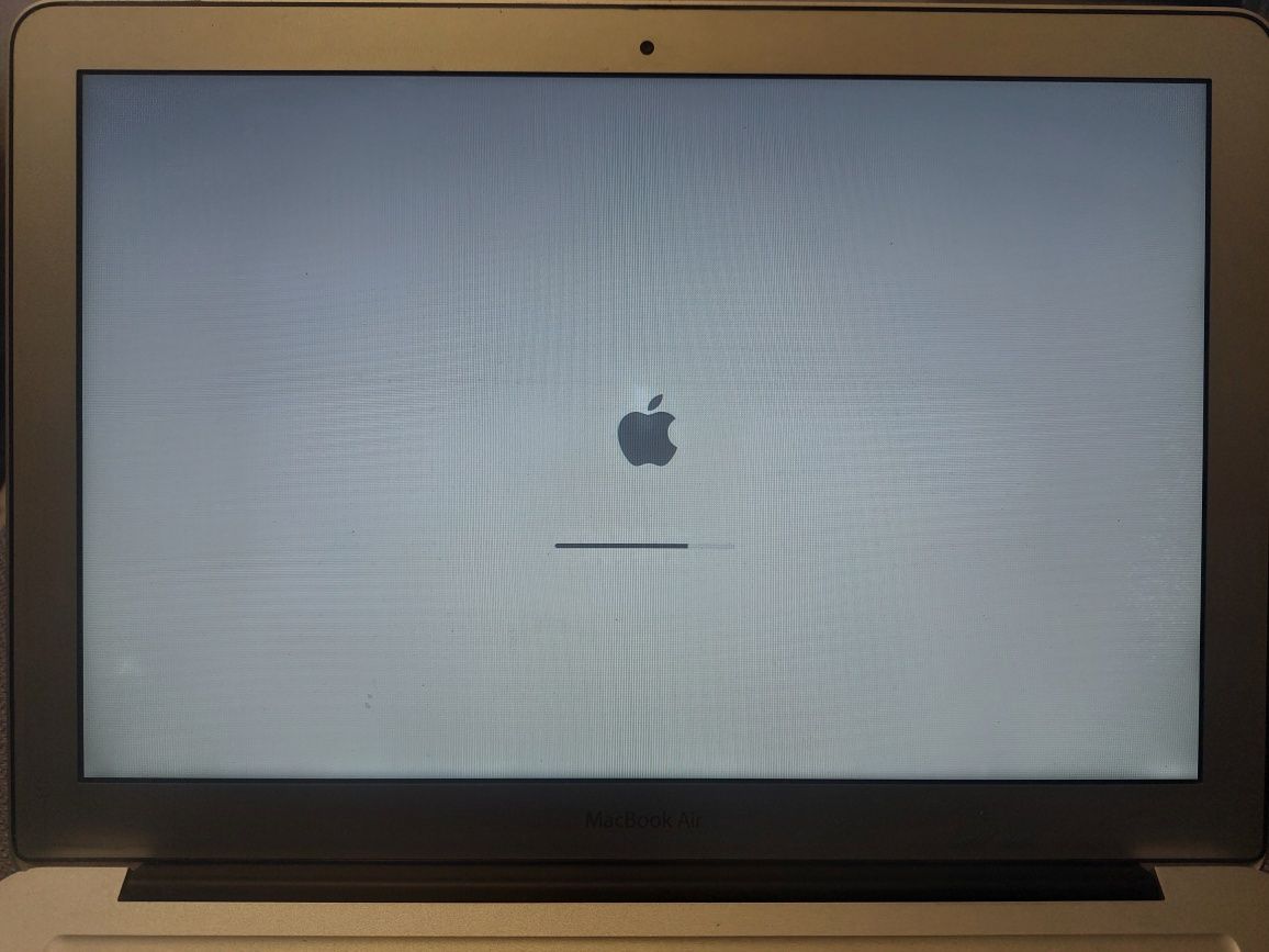 Ноутбук MacBook / i5-2557M/ 4 Гб/ SSD 128 Гб. Батарея Робоча
