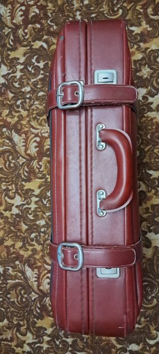 Ретро валізи для створення інтер'єрів...