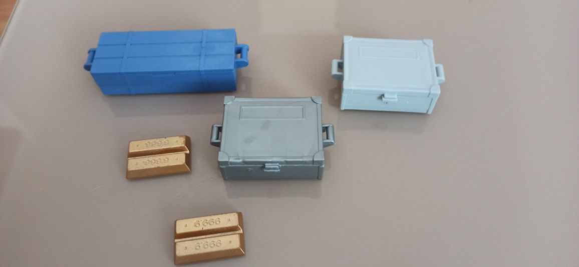 Playmobil skrzynie i sztabki złota