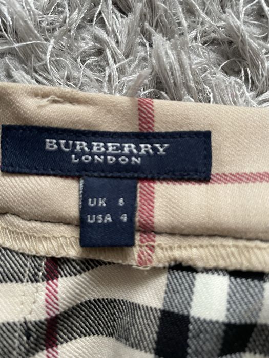 Burberry жіноча спідниця