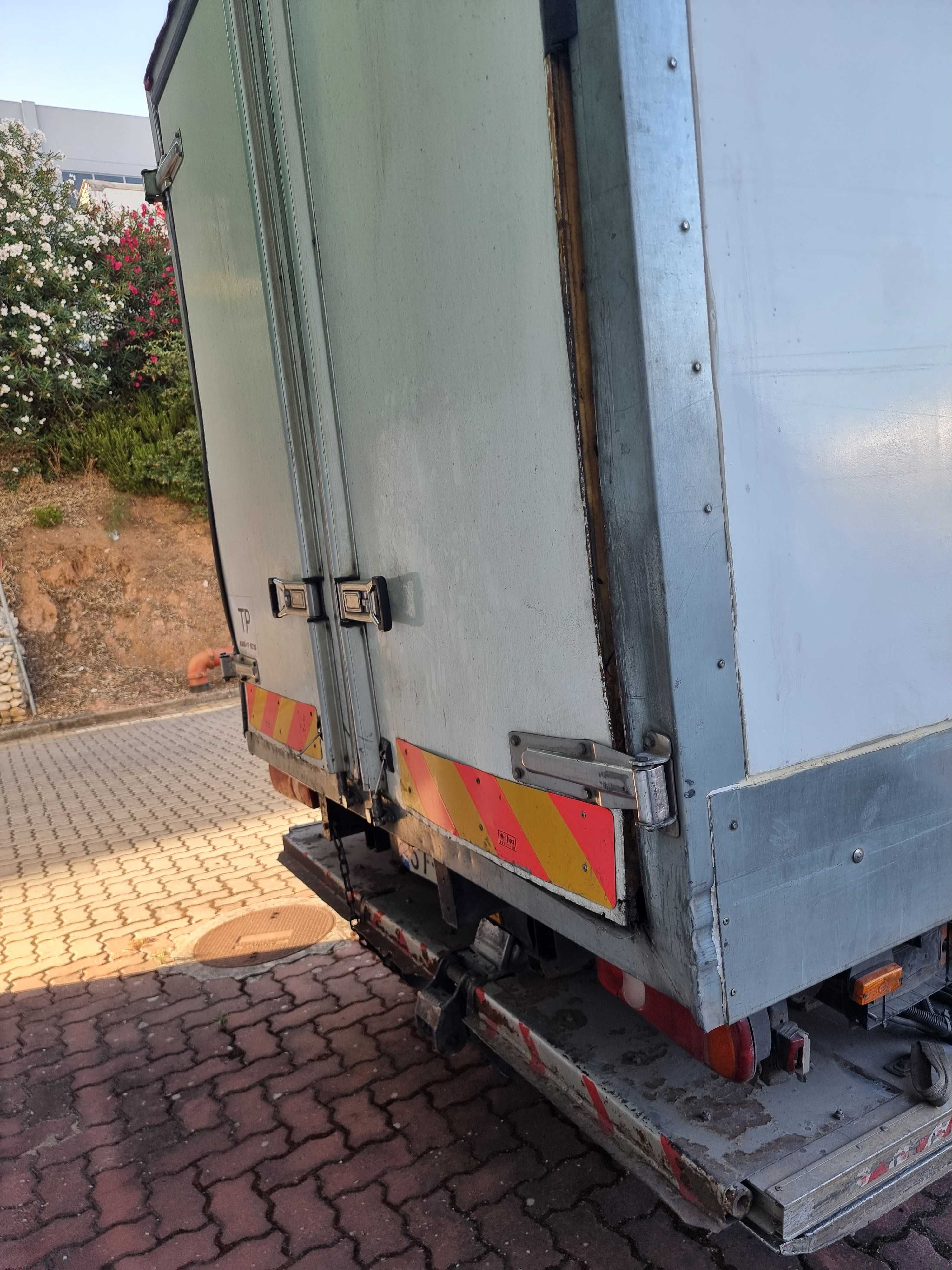 Mitsubischi canter 7500 kg.