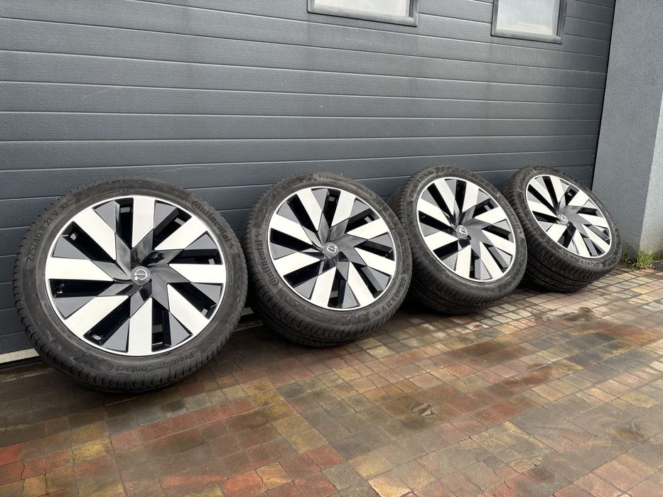 Alufelgi z Oponami Volvo 5x108 9Jx21 ET 38 275/40/21 Continental