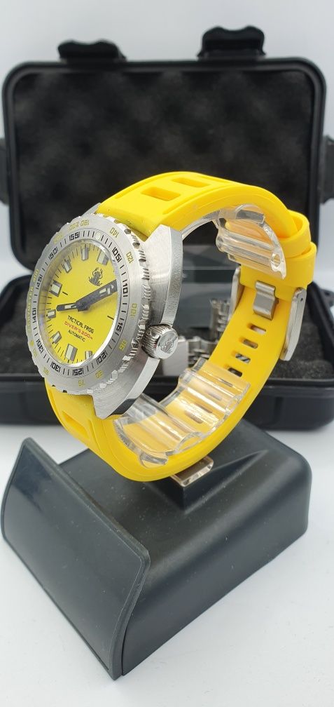 Diver Tactical Frog Automatic - Yellow - świetny zegarek na lato