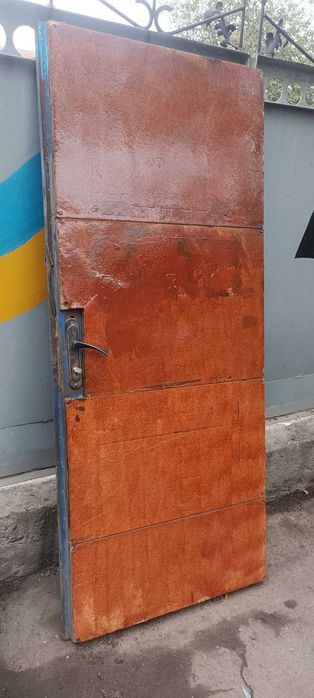 Металлические двери Б/у в хозблок гараж