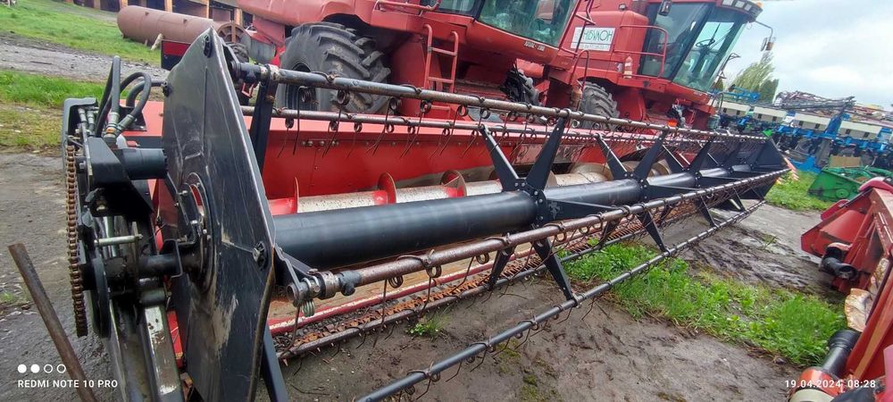 Комбайн Case-2388 з зерновою жаткою Case-1020 Flex та візком. Торг є
