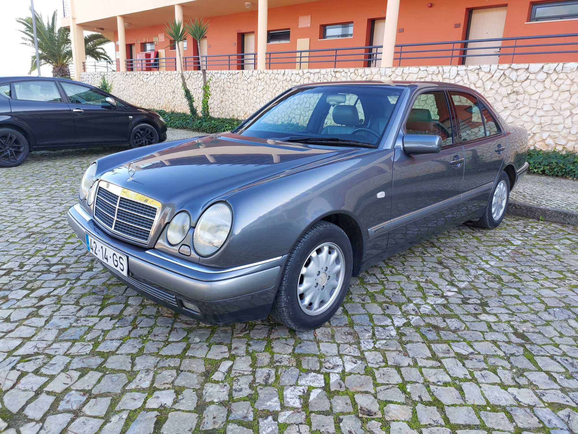 Mercedes-Benz w210