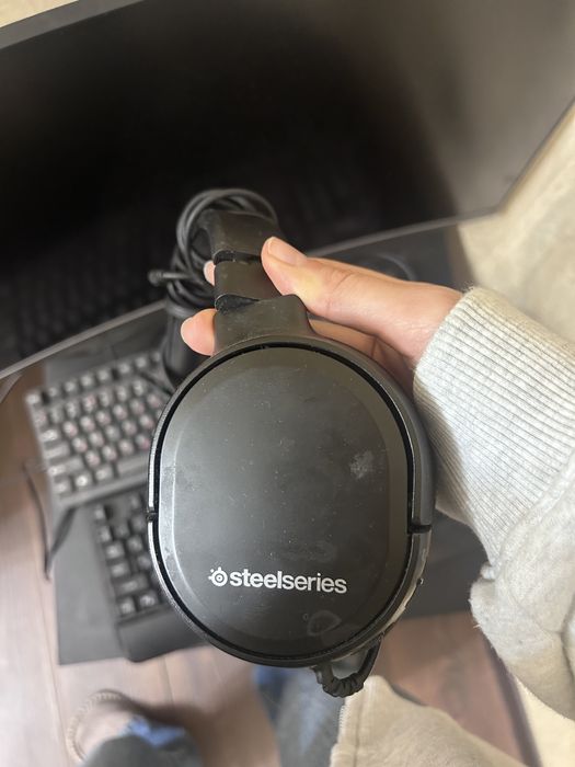 Монітор Samsung C27R500  в хорошому стані