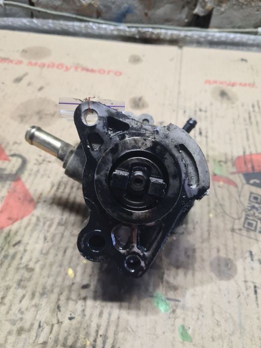 Вакумний насос Toyota Coralla Verso Avensis T25 RAV 4 2.0  2930027020