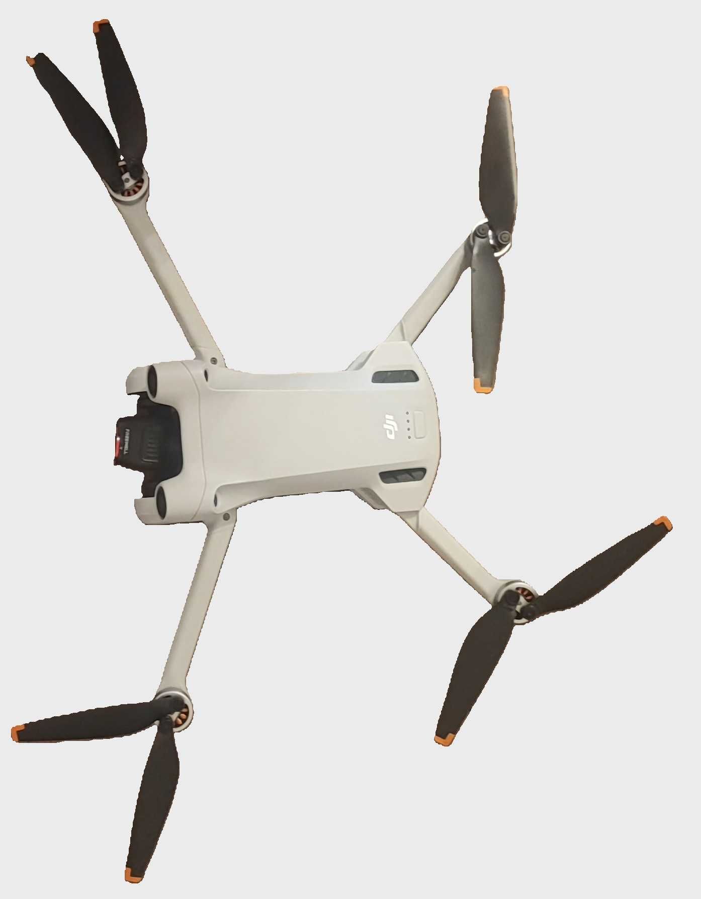 dron dji mini 3 pro z zestawem fly more combo
