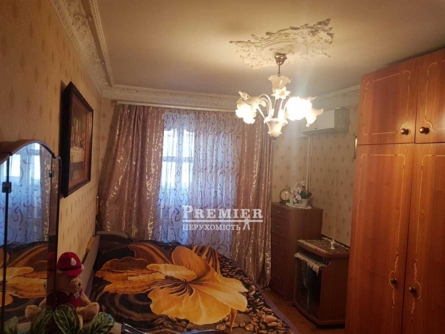 4 кімн. квартира. 80 м2. Вул. Ільфа і Петрова