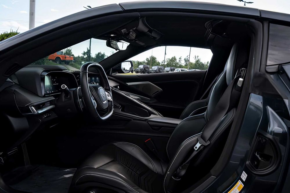 Chevrolet Corvette      2021