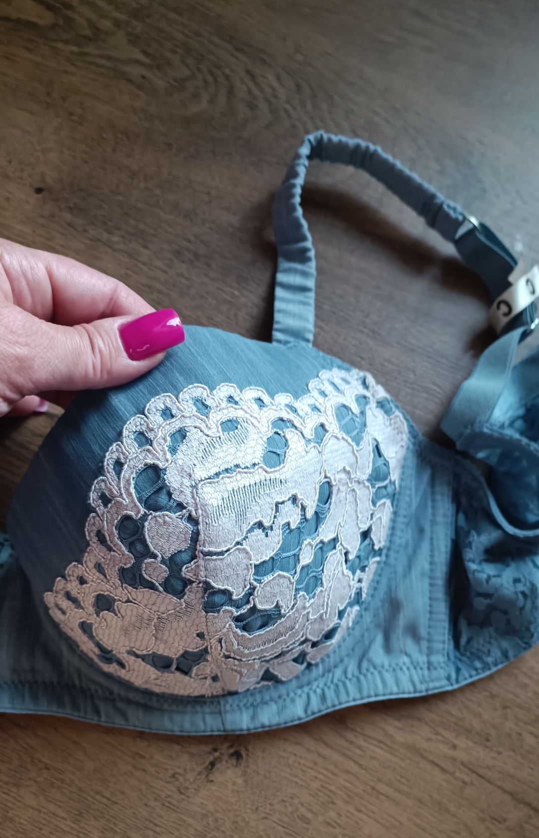 Biustonosz C bardotka Intimissimi jeans koronka