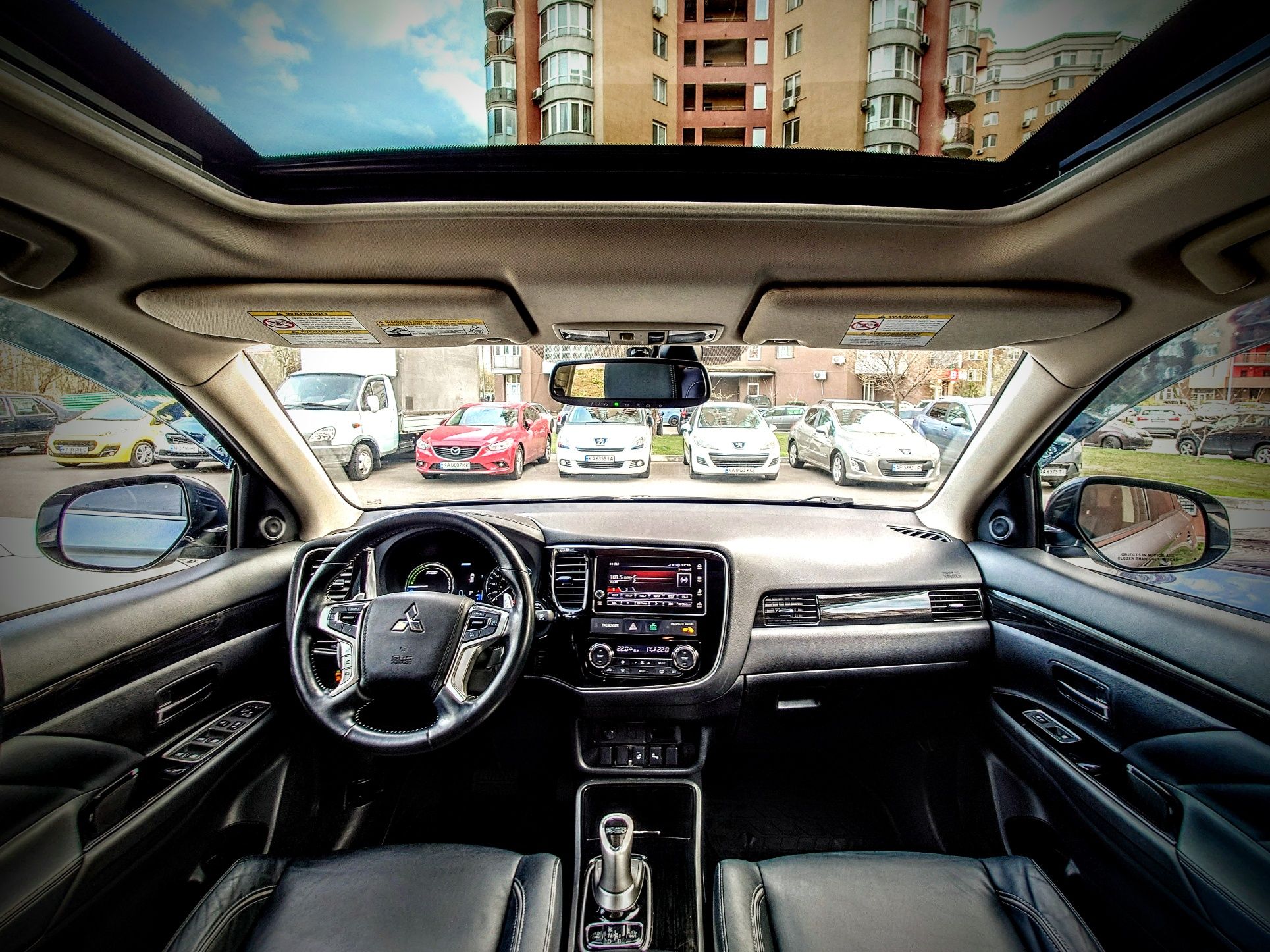 8400/нед. Аренда авто Mitsubishi Outlander PHEV (Подзарядаемый гибрид)
