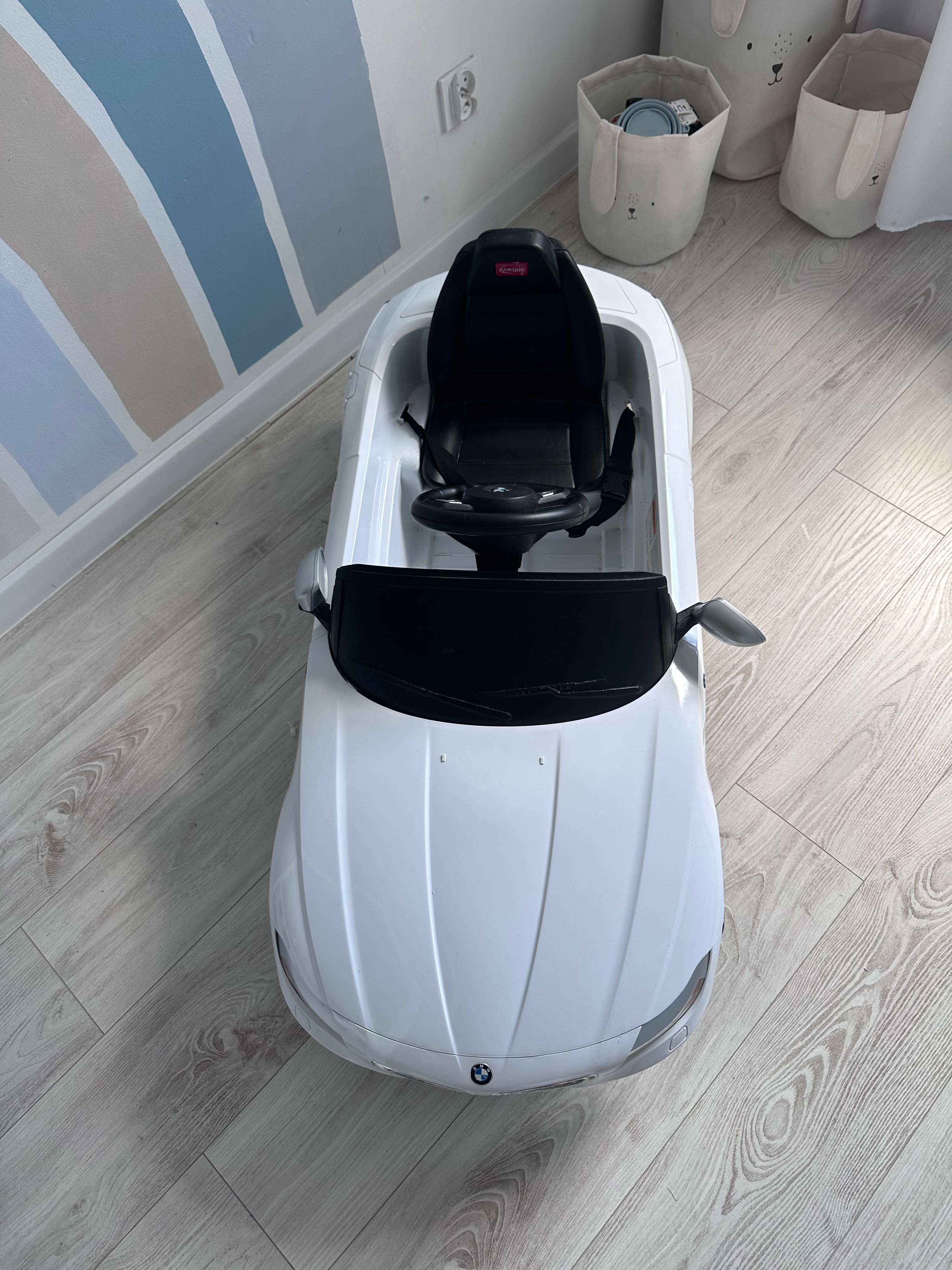 Autko BMW na akumulator