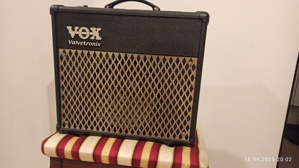 Piecyk gitarowy Vox AD30VT i Kustom