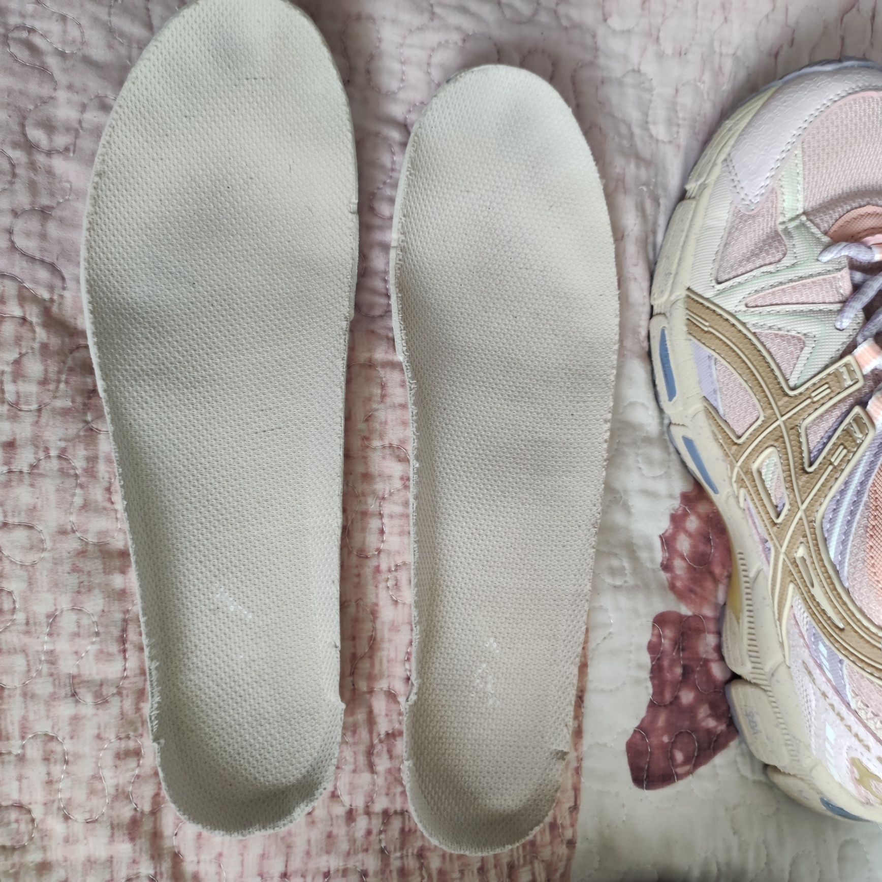 Кросівки жіночі Asics