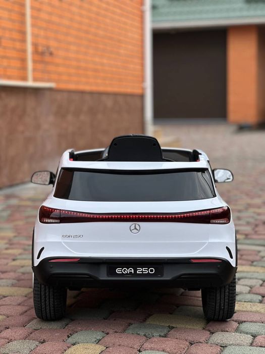 Дитячий електромобіль Мерседес Mercedes EQA Новий Для дитини Авто