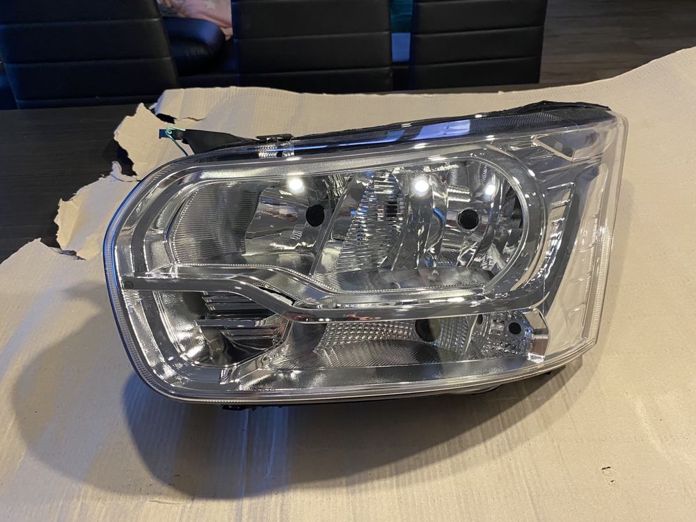 Lampy przednie Transit MK 8