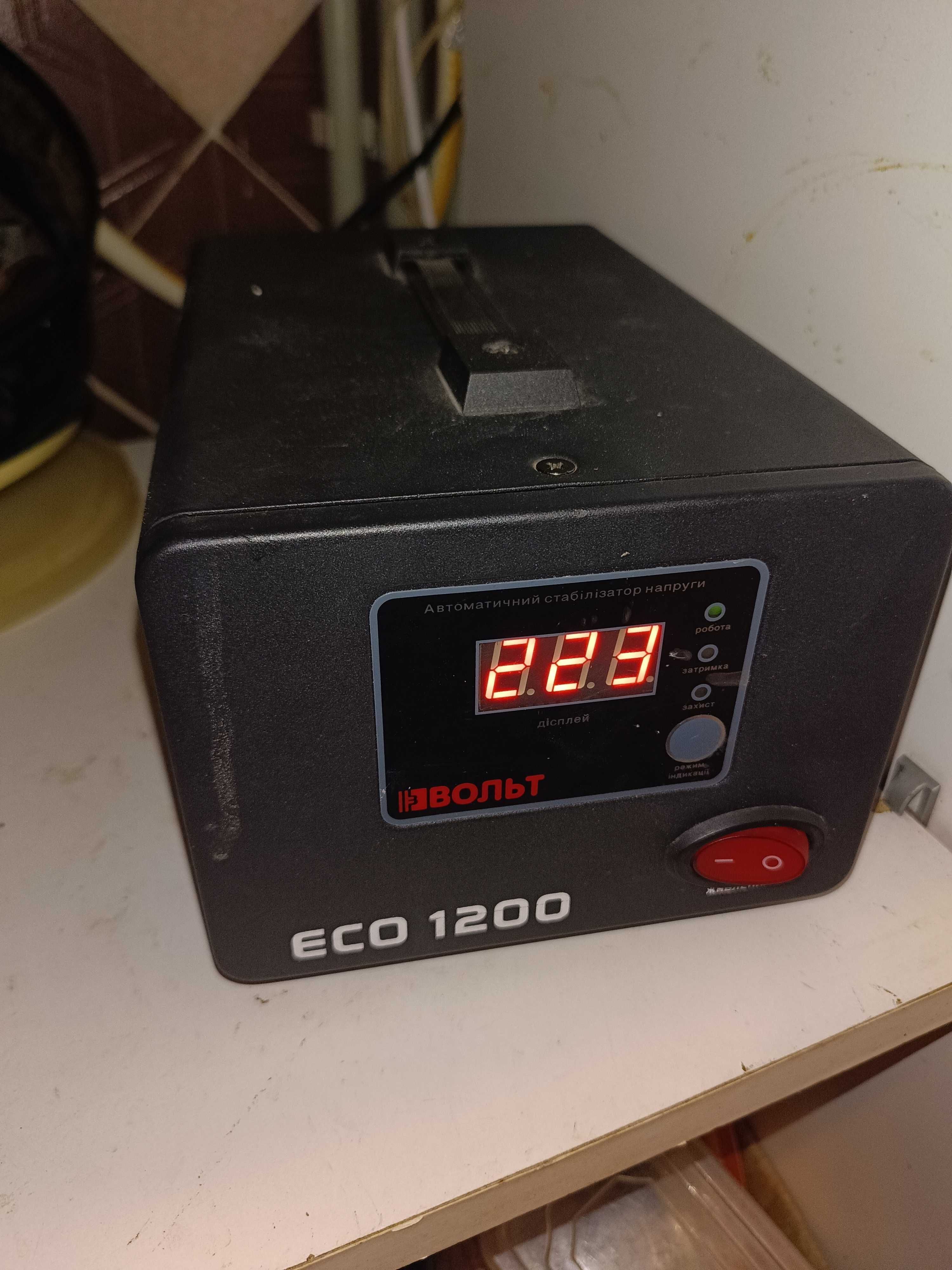 Стабилизатор напряжения ECO 1200