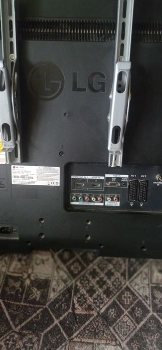 Продам телевизор ЖК LG 32 . 3.200 гр,TH-42PVB.3300гр,б/у Киев