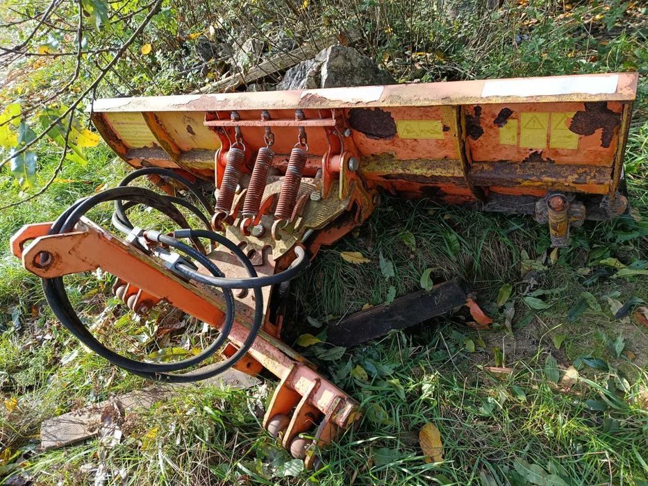 Sprzedam pług do śniegu T 217