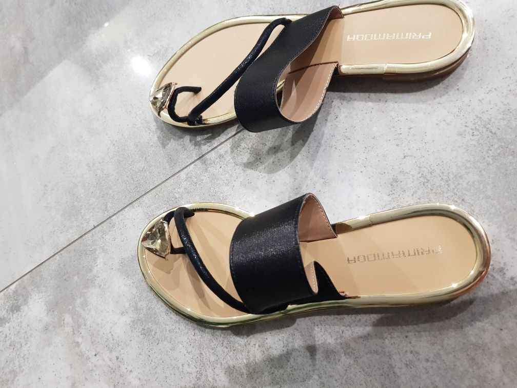 Japonki z ozdobnym kamieniem Prima moda