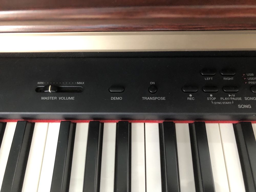 Pianino cyfrowe Yamaha Clavinova CLP 330
