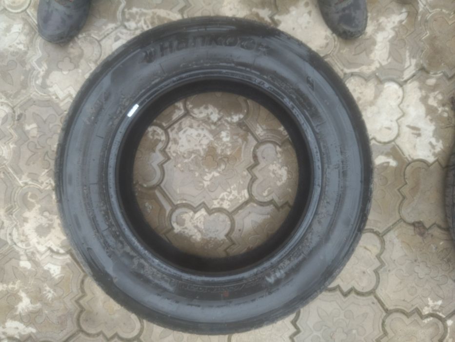 гума на автомобіль
