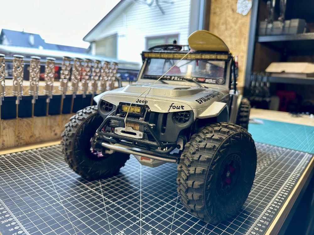 Jeep JKL Axial scx10.2 na Vanquishu - traxxas, element