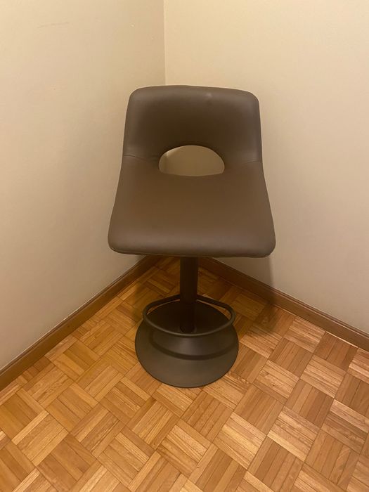 Banco Bar Castanho Regulavel