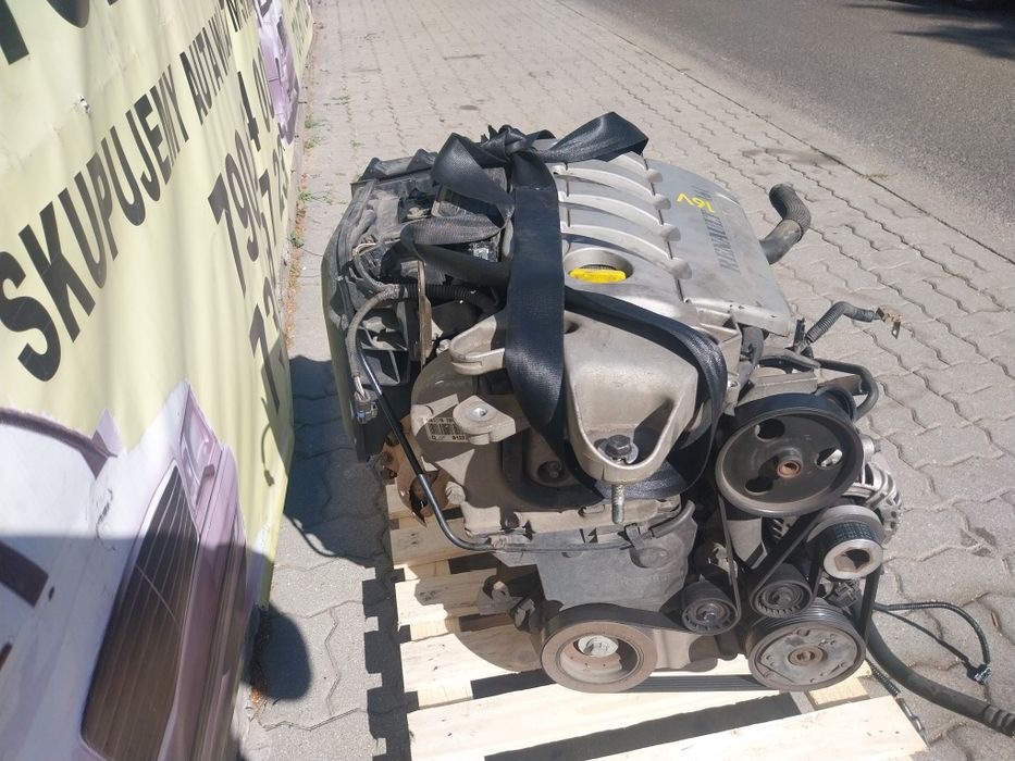 Renault Laguna II  silnik kompletny z osprzętem 1.6 16v K4MD710